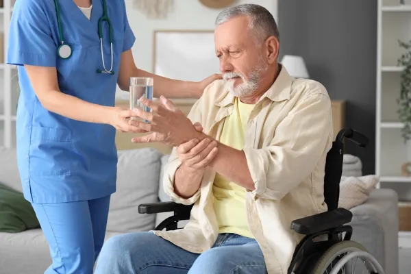 Parkinsonova choroba: první příznaky a léčba